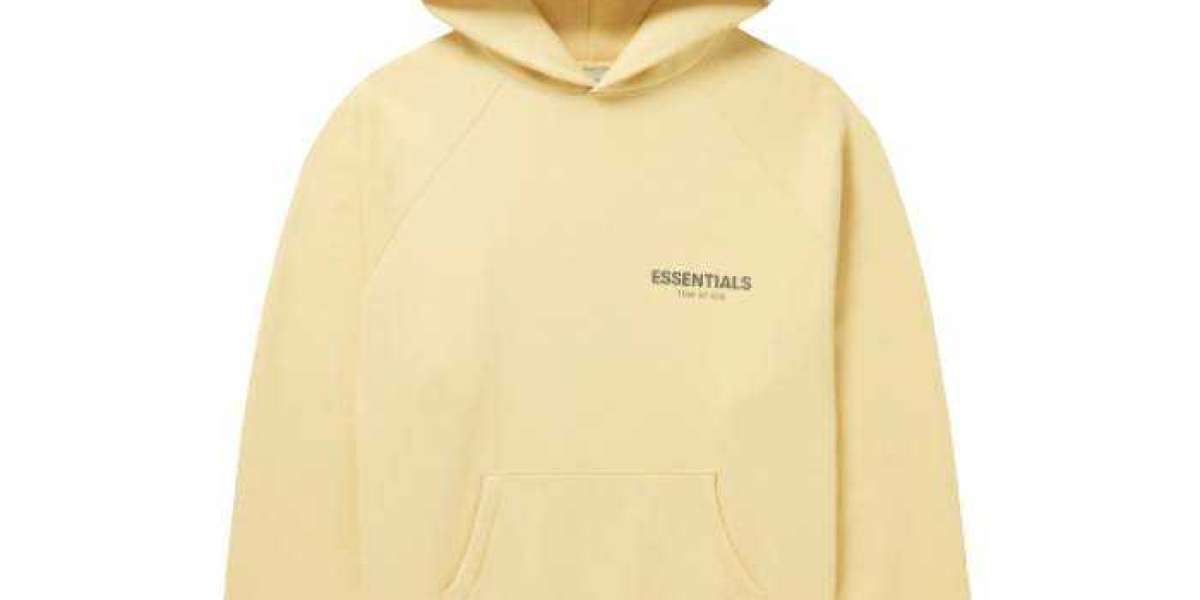 Essentials Clothing: The Perfect Blend of Comfort and Style